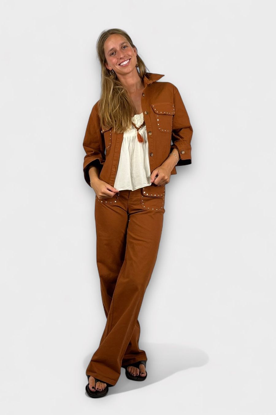 Sobrecamisa tachuelas