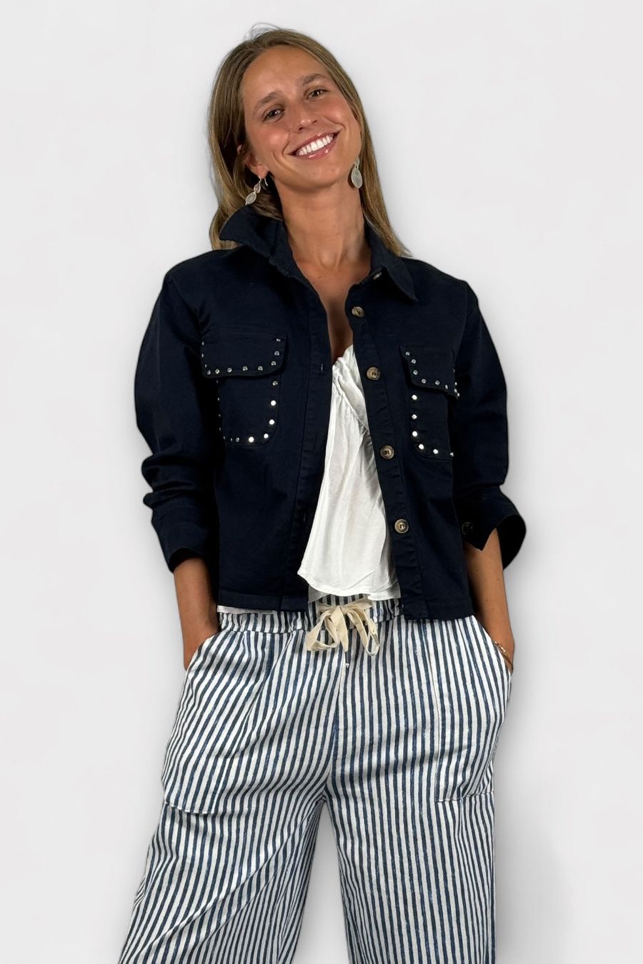 Sobrecamisa tachuelas