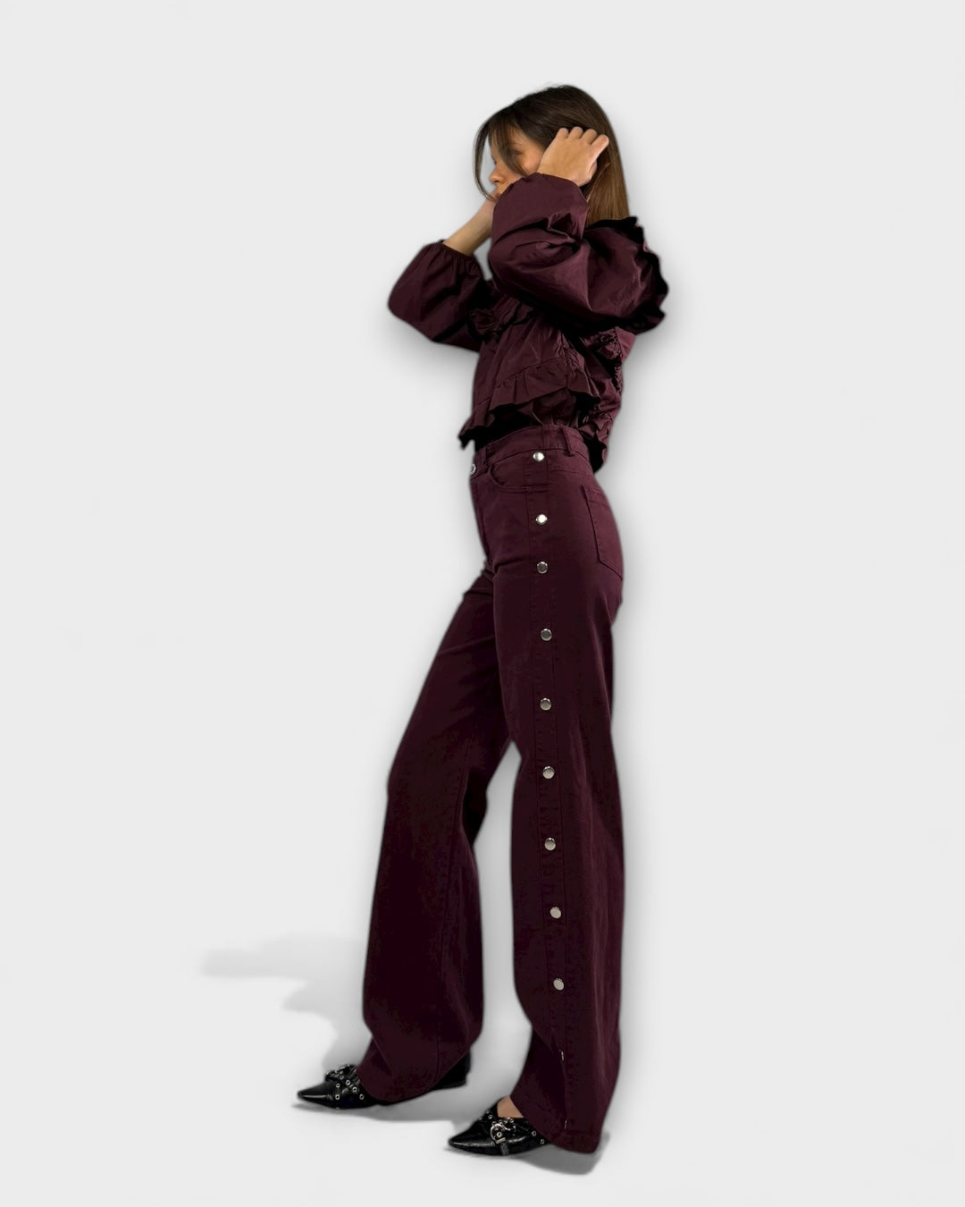 Pantalón tachuelas practicables