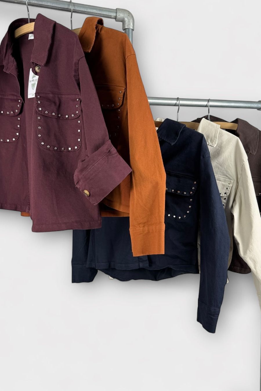 Sobrecamisa tachuelas