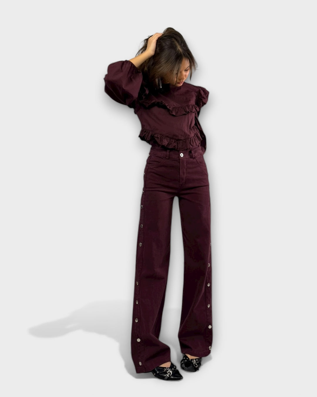 Pantalón tachuelas practicables