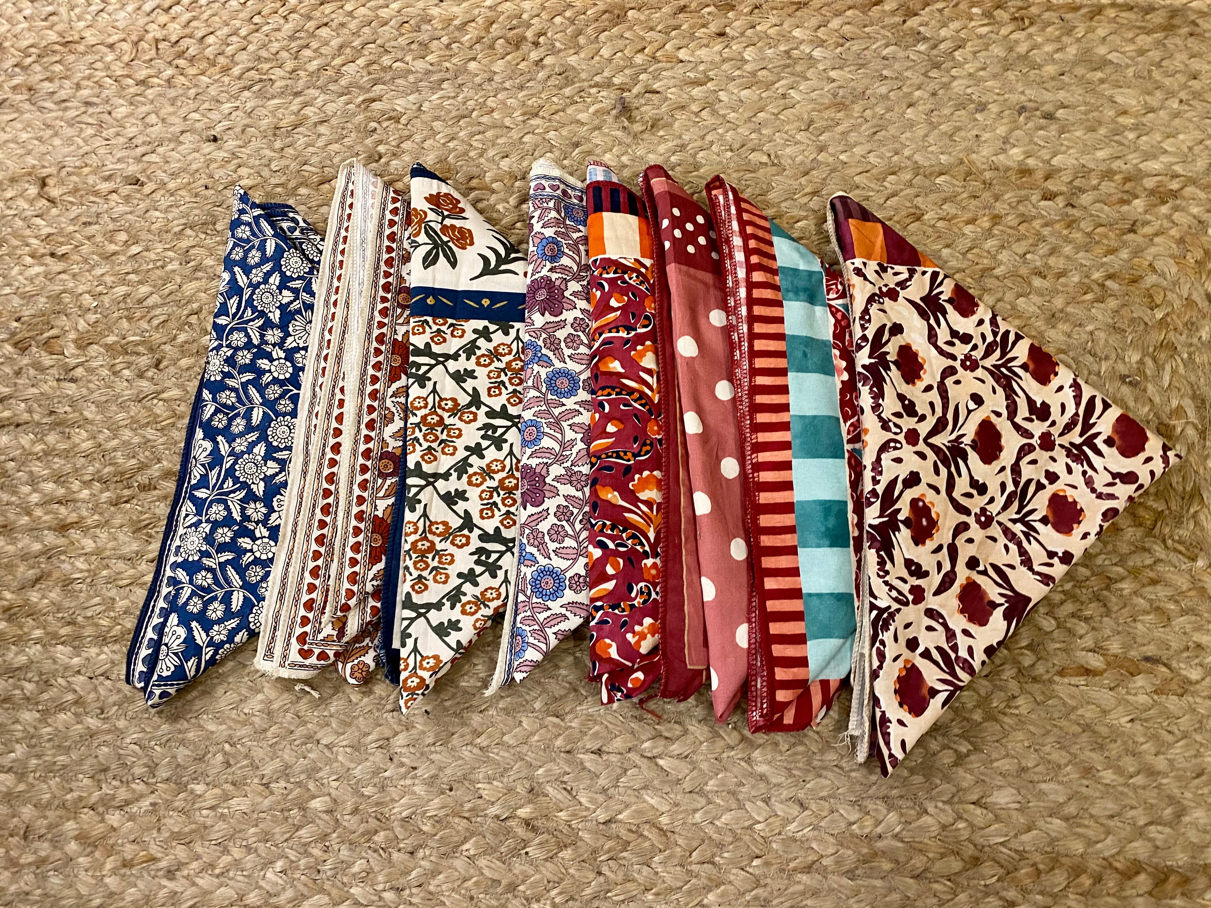 Pañuelo pico estampado