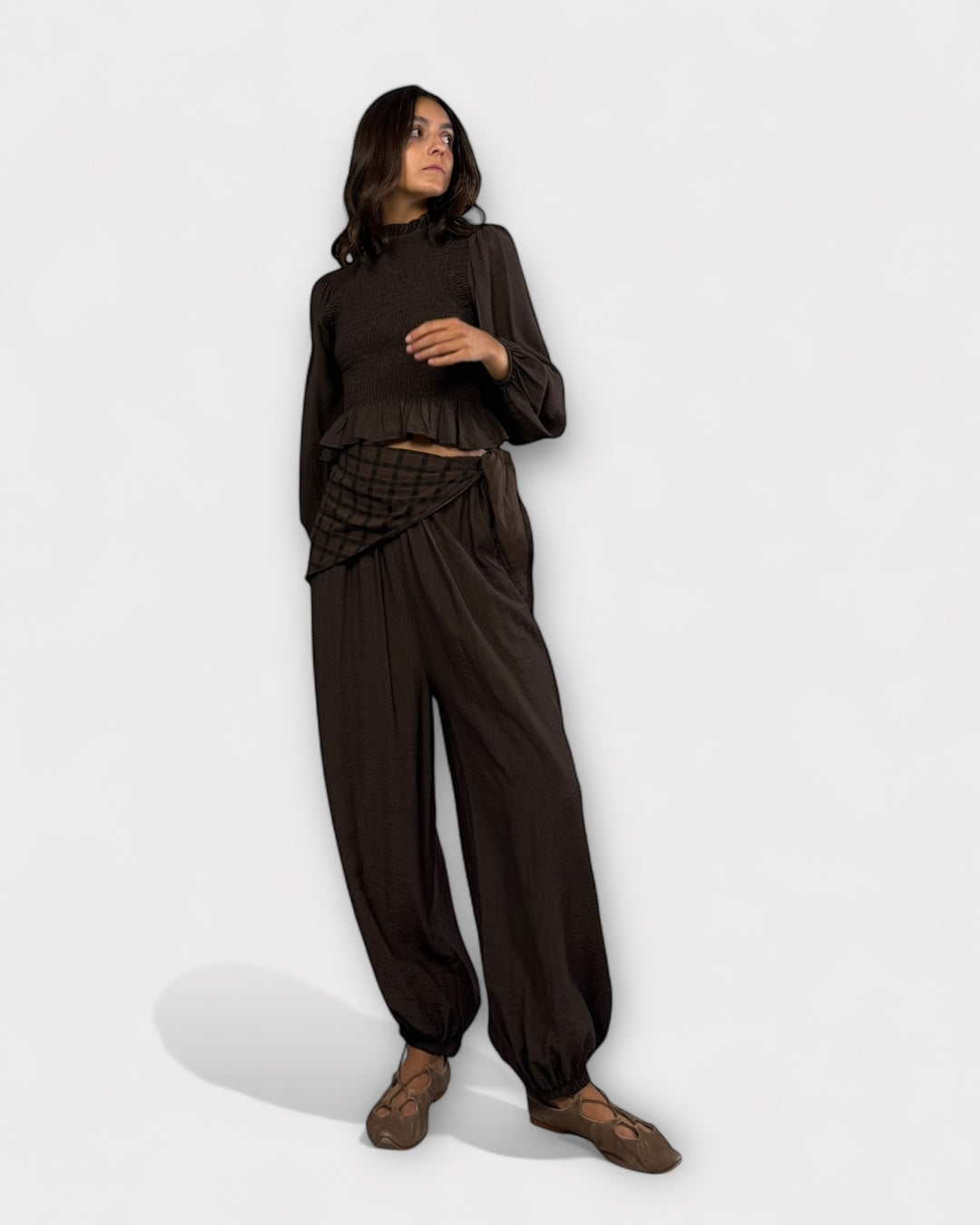Pantalón bombacho y pañoleta